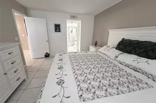 3040 Holiday Springs Blvd, Margate, FL 33063 - Photo 8