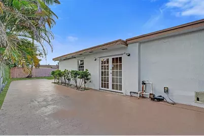 16920 NW 53rd Ave, Miami Gardens, FL 33055 - Photo 18