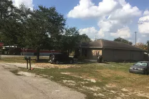 299 Avenue L, Moore Haven, FL 33471 - Photo 8