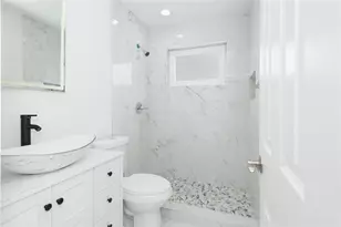 713 SW 4th Ct, Hallandale Beach, FL 33009 - Photo 18