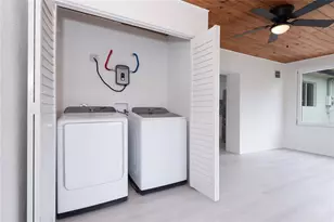 713 SW 4th Ct, Hallandale Beach, FL 33009 - Photo 14