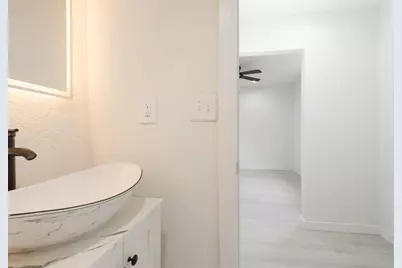 713 SW 4th Ct, Hallandale Beach, FL 33009 - Photo 26