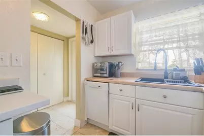 3051  Sunrise Lakes Dr, Unit #302, Fort Lauderdale, FL 33322 - Photo 14