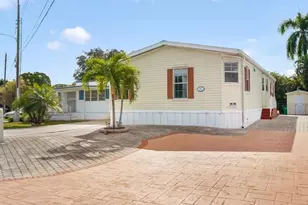 1911 SW 87th Terrace, Davie, FL 33324 - Photo 12