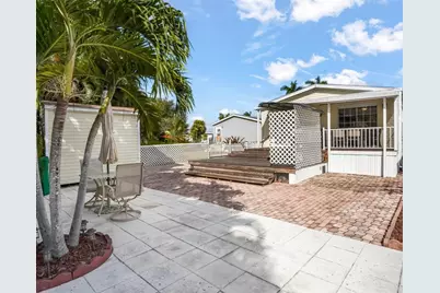 1911 SW 87th Ter, Davie, FL 33324 - Photo 10