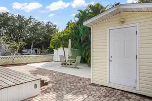 1911 SW 87th Terrace, Davie, FL 33324 - Photo 36