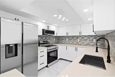 800  Parkview Dr, Unit #718, Hallandale Beach, FL 33009 - Photo 4