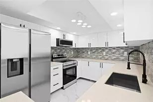 800 Parkview Dr, Hallandale Beach, FL 33009 - Photo 4