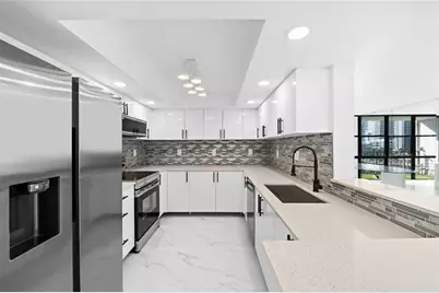 800  Parkview Dr, Unit #718, Hallandale Beach, FL 33009 - Photo 6