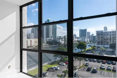 800  Parkview Dr, Unit #718, Hallandale Beach, FL 33009 - Photo 14