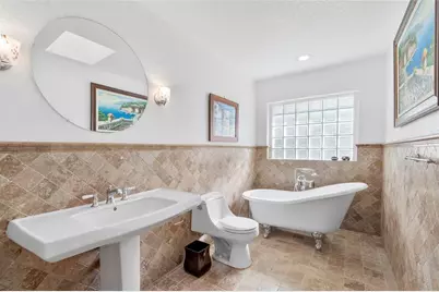 233 NW 119th Ln, Coral Springs, FL 33071 - Photo 10