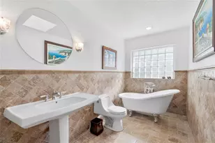 233 NW 119th Ln, Coral Springs, FL 33071 - Photo 10