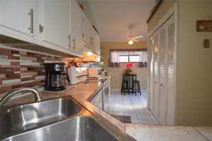 1748 NW 74th Ave, Plantation, FL 33313 - Photo 10