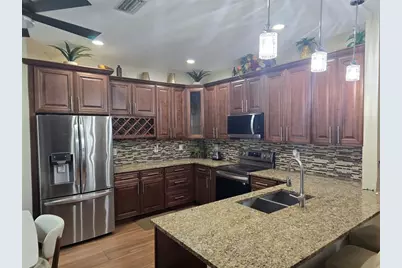 111  Berenger Walk, Royal Palm Beach, FL 33414 - Photo 2