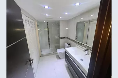 19707  Turnberry Way, Unit #8L, Miami, FL 33180 - Photo 14