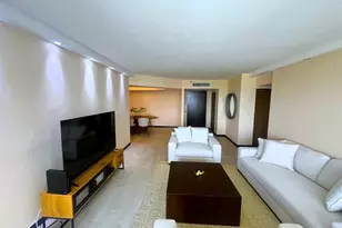 19707 Turnberry Way, Miami, FL 33180 - Photo 2