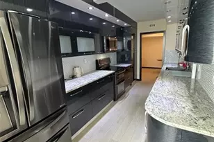 19707 Turnberry Way, Miami, FL 33180 - Photo 4