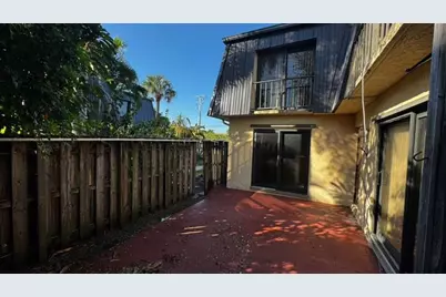 2494  Waterside Drive, Unit #4C, Lake Worth, FL 33461 - Photo 4