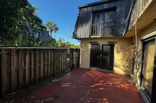 2494 Waterside Dr, Lake Worth, FL 33461 - Photo 4