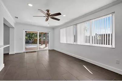 9720 NW 4 St, Pembroke Pines, FL 33024 - Photo 22