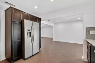 9720 NW 4th St, Pembroke Pines, FL 33024 - Photo 8