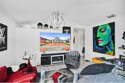 7456 W 34th Ct, Hialeah, FL 33018 - Photo 8