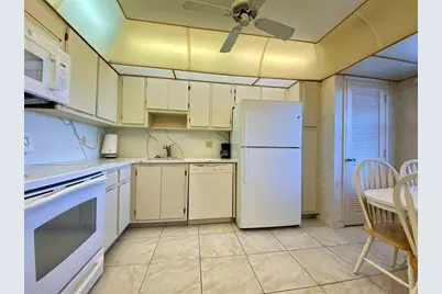 4015 W Palm Aire Dr, Unit #805, Pompano Beach, FL 33069 - Photo 2