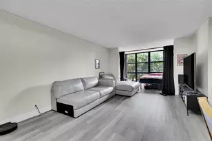 1000 Parkview Dr, Hallandale Beach, FL 33009 - Photo 14