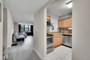 1000 Parkview Dr, Hallandale Beach, FL 33009 - Photo 6