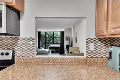 1000  Parkview Dr, Unit #306, Hallandale Beach, FL 33009 - Photo 10