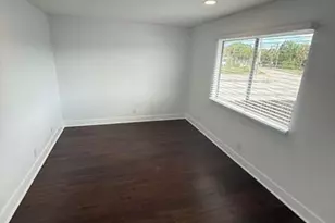 900 E Tiffany Dr, West Palm Beach, FL 33407 - Photo 8