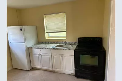 371  Banyan Ave (Rear Unit), Pahokee, FL 33476 - Photo 2