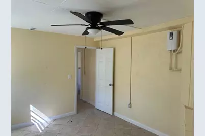 371  Banyan Ave (Rear Unit), Pahokee, FL 33476 - Photo 10