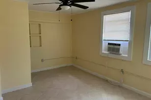 371 Banyan Ave (Rear Unit), Pahokee, FL 33476 - Photo 4