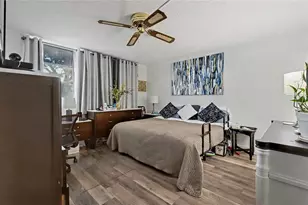 9520 S Hollybrook Lake Dr, Pembroke Pines, FL 33025 - Photo 4