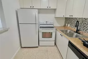 129 Mansfield D, Boca Raton, FL 33434 - Photo 2