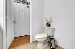 5095 Madison Lakes Cir E, Davie, FL 33328 - Photo 18