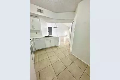 9033  Wiles Rd, Unit #304, Coral Springs, FL 33067 - Photo 2