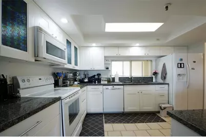 2480  Presidential Way, Unit #1103, West Palm Beach, FL 33401 - Photo 10