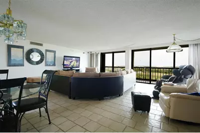 2480  Presidential Way, Unit #1103, West Palm Beach, FL 33401 - Photo 4