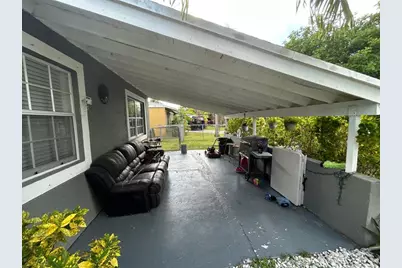 1530 SW 68th Ave, North Lauderdale, FL 33068 - Photo 4