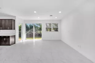 6947 Pines Cir, Coconut Creek, FL 33073 - Photo 6