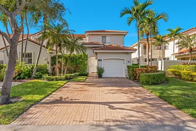 1546  Yellowheart Way, Hollywood, FL 33019 - Photo 2