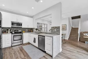 1546 Yellowheart Way, Hollywood, FL 33019 - Photo 10