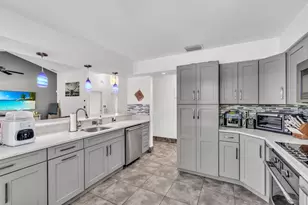 24 Dogwood Cir, Boynton Beach, FL 33436 - Photo 6