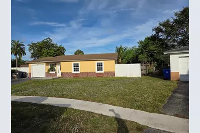 405 SW 79th Ter, North Lauderdale, FL 33068 - Photo 8
