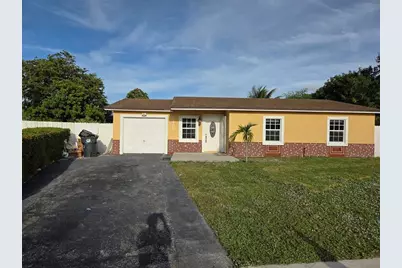 405 SW 79th Ter, North Lauderdale, FL 33068 - Photo 1