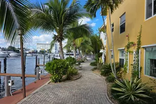 815 Middle River Dr, Fort Lauderdale, FL 33304 - Photo 2