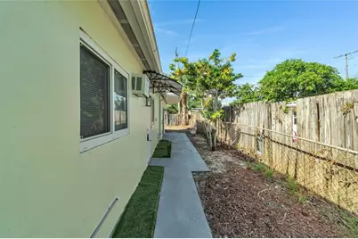 4541 NE 6th Ter, Deerfield Beach, FL 33064 - Photo 24