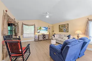 6809 SE Yorktown Dr, Hobe Sound, FL 33455 - Photo 22